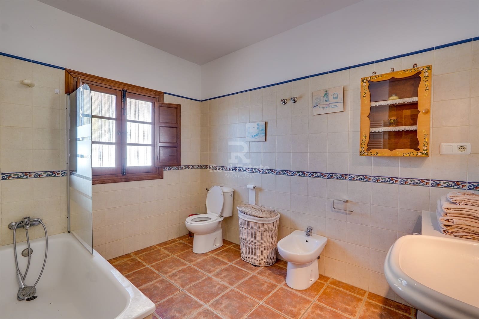 2 camera da letto Villa da affittare in Sayalonga con piscina garage - 1.700 € (Rif: 9889225)