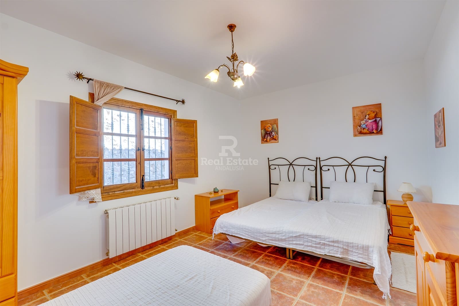 2 camera da letto Villa da affittare in Sayalonga con piscina garage - 1.700 € (Rif: 9889225)