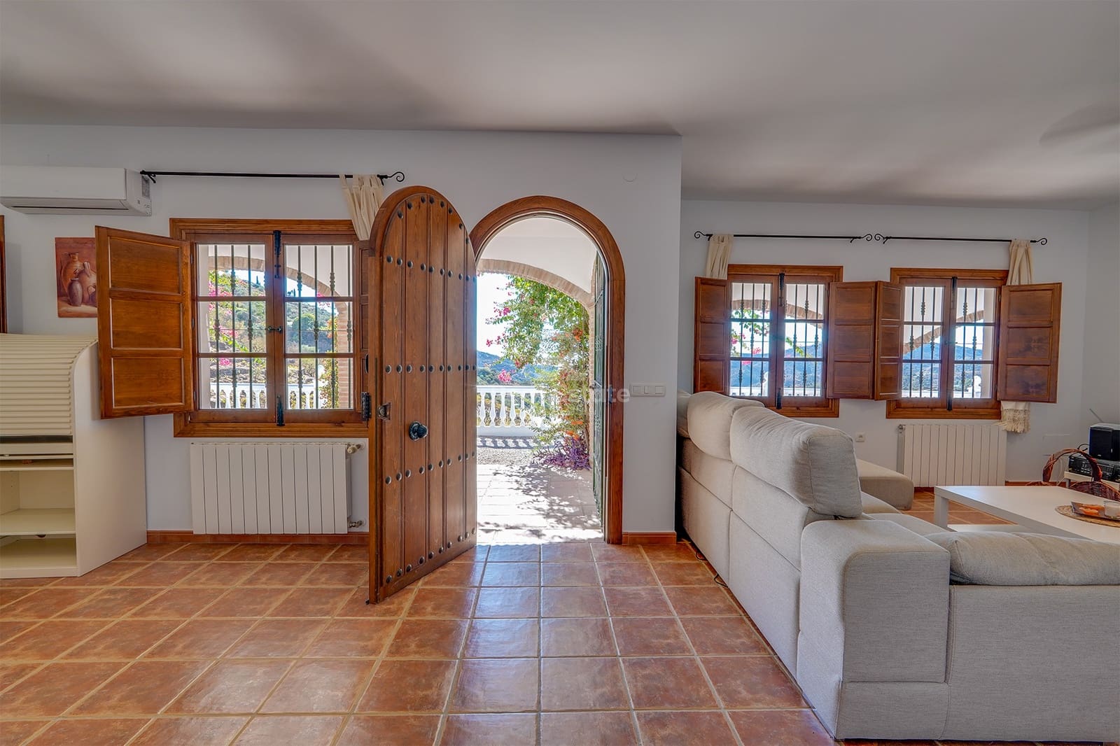 2 camera da letto Villa da affittare in Sayalonga con piscina garage - 1.700 € (Rif: 9889225)