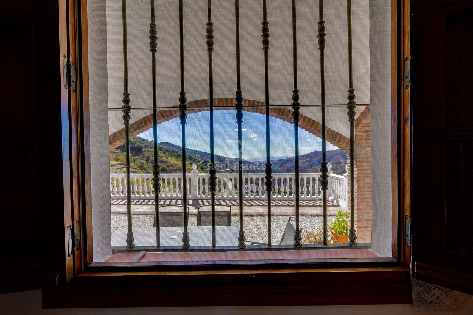 2 camera da letto Villa da affittare in Sayalonga con piscina garage - 1.700 € (Rif: 9889225)