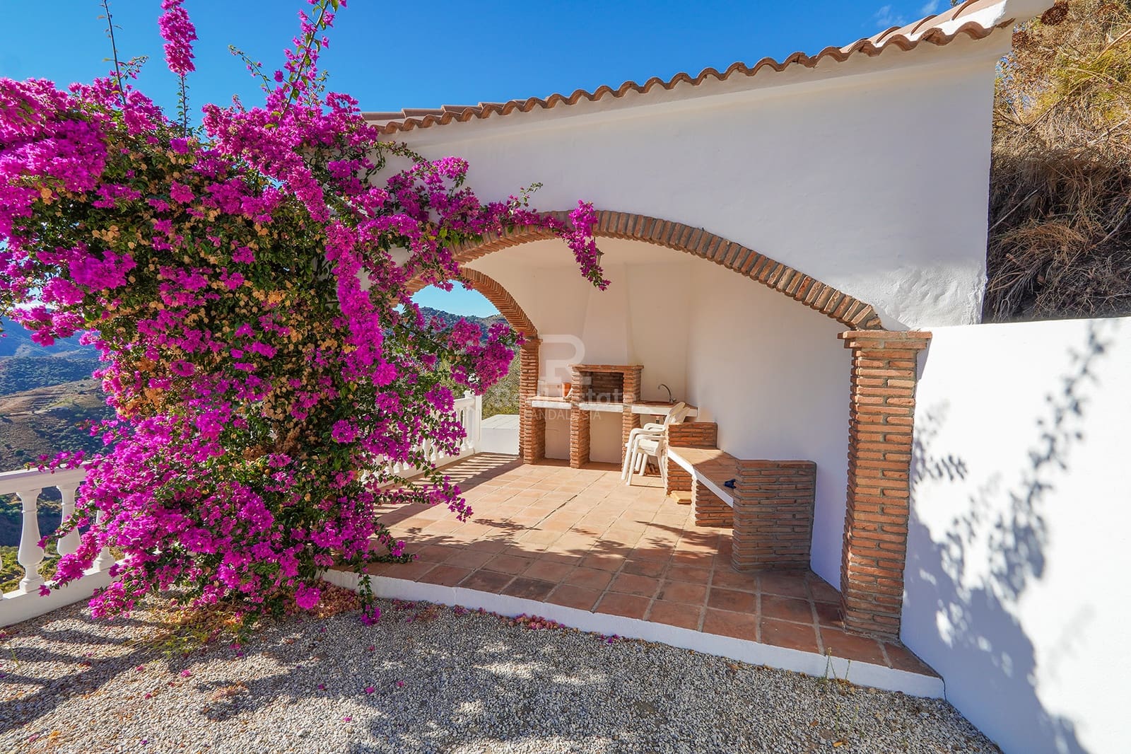 2 camera da letto Villa da affittare in Sayalonga con piscina garage - 1.700 € (Rif: 9889225)