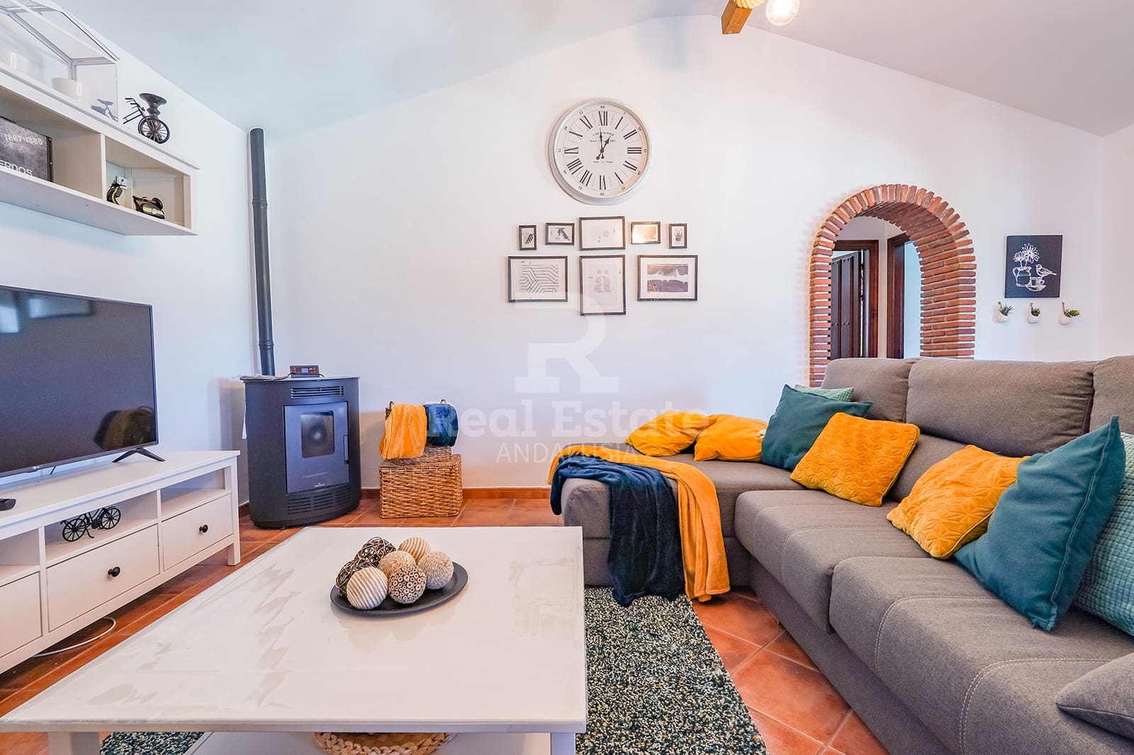 3 bedroom Villa for rent in Competa with pool garage - € 2,000 (Ref: 9922845)