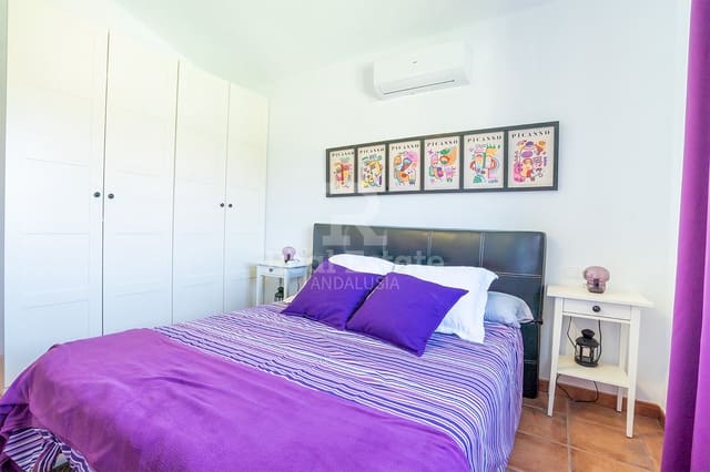 3 bedroom Villa for rent in Cómpeta with pool garage - € 2,000 (Ref: 9922845)