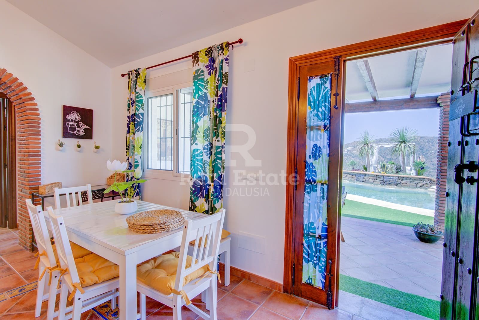 3 bedroom Villa for rent in Competa with pool garage - € 2,000 (Ref: 9922845)