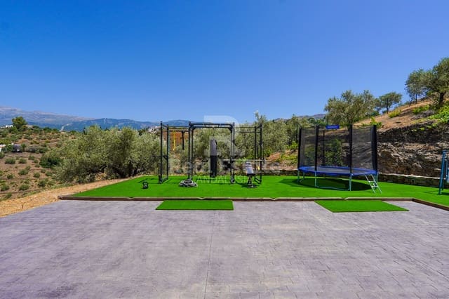 3 bedroom Villa for rent in Cómpeta with pool garage - € 2,000 (Ref: 9922845)