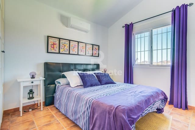 3 bedroom Villa for rent in Cómpeta with pool garage - € 2,000 (Ref: 9922845)