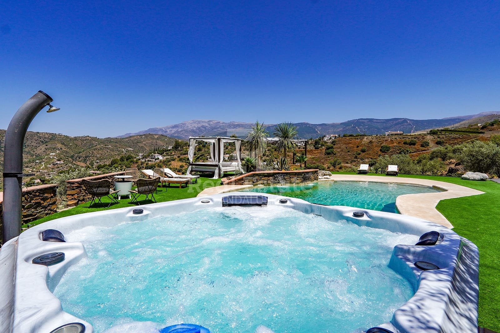 3 bedroom Villa for rent in Competa with pool garage - € 2,000 (Ref: 9922845)