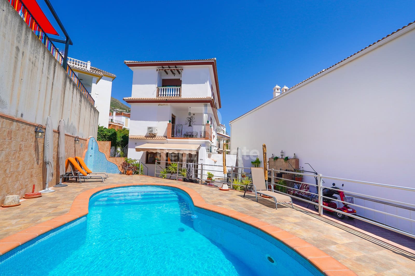 1 bedroom Apartment for rent in Competa with pool garage - € 650 (Ref: 9936809)