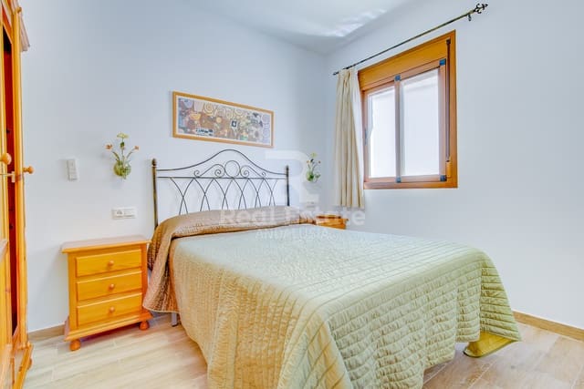 Appartement de 1 chambre à louer à Cómpeta avec piscine garage - 650 € (Ref: 9936809)