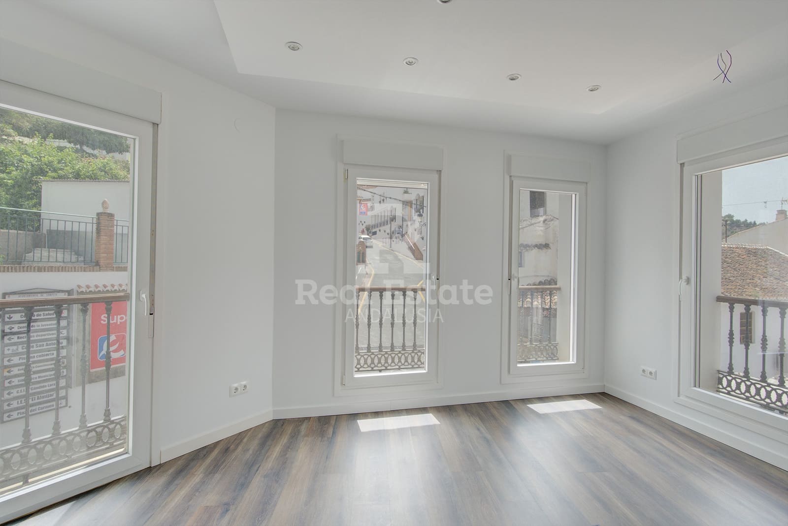 2 quarto Casa em Banda para arrendar em Competa com garagem - 1 100 € (Ref: 9936838)