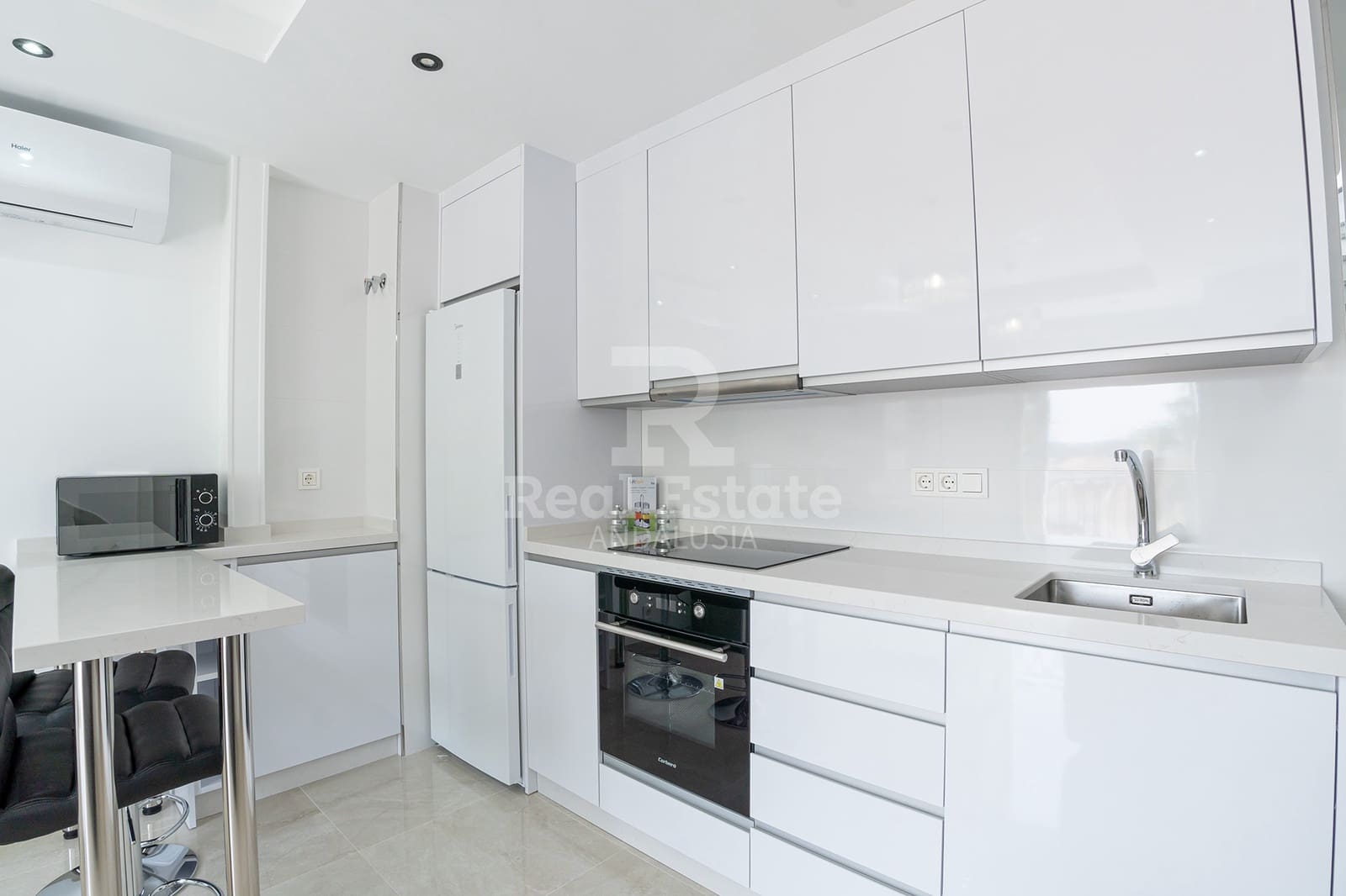 1 bedroom Apartment for rent in Competa - € 1,100 (Ref: 9936862)