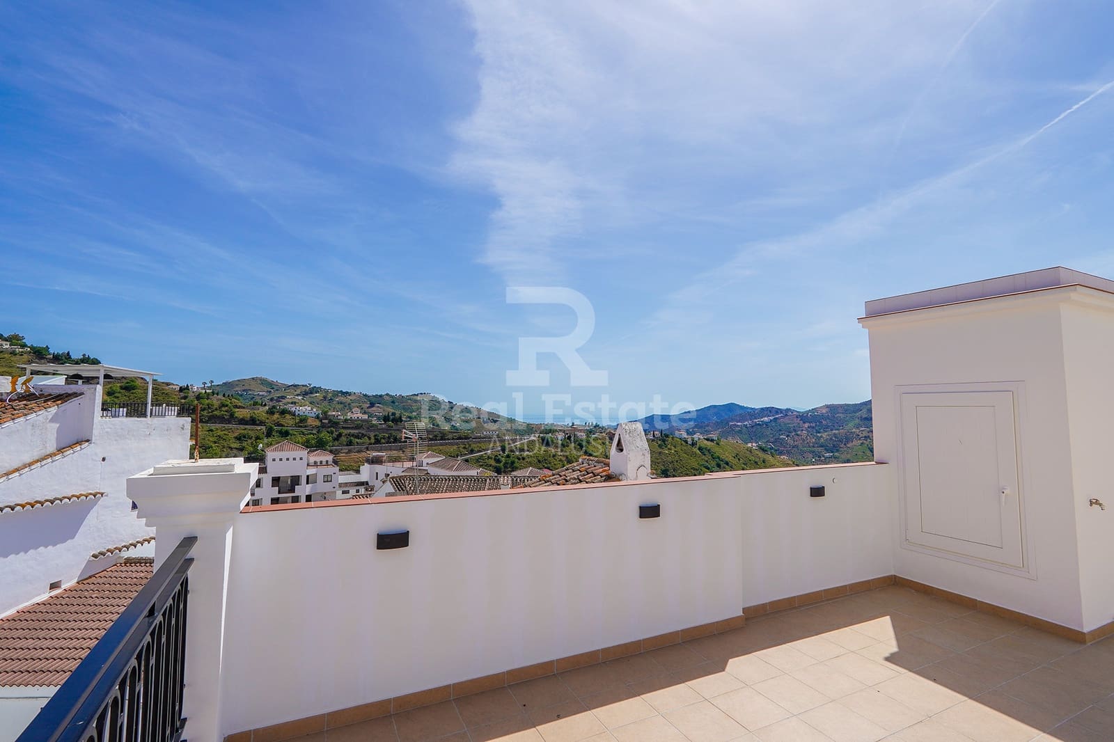 1 bedroom Apartment for rent in Competa - € 1,100 (Ref: 9936862)
