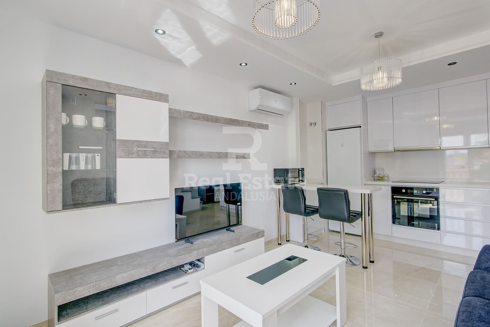 1 bedroom Apartment for rent in Competa - € 1,100 (Ref: 9936862)