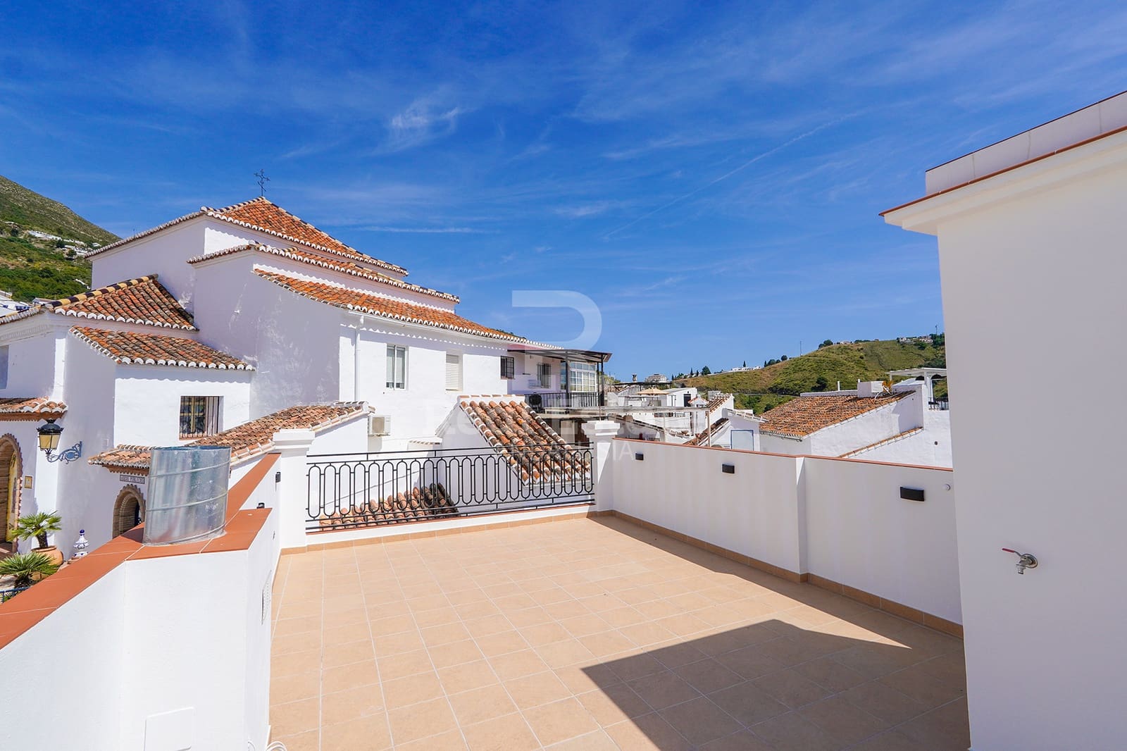 1 bedroom Apartment for rent in Competa - € 1,100 (Ref: 9936862)