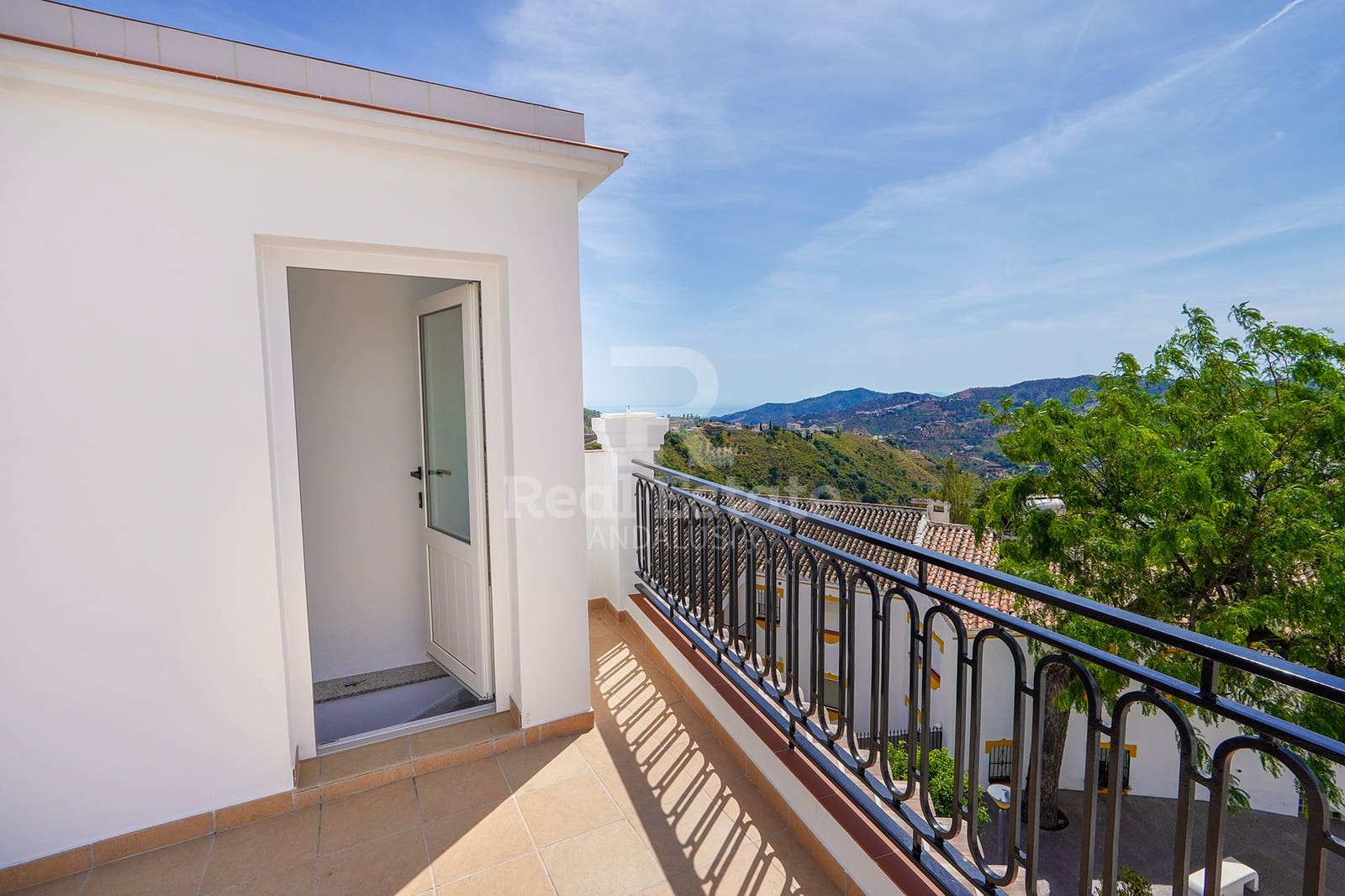 1 bedroom Apartment for rent in Competa - € 1,100 (Ref: 9936862)