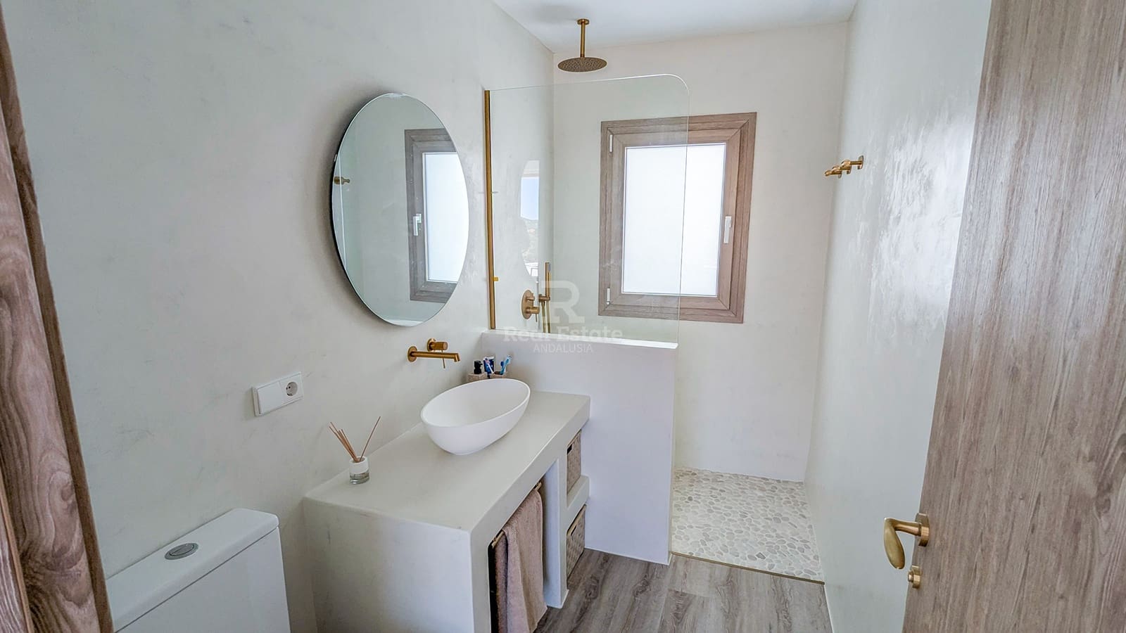 Villa/Maison de 2 chambres à louer à Competa avec piscine garage - 2 200 € (Ref: 9946779)