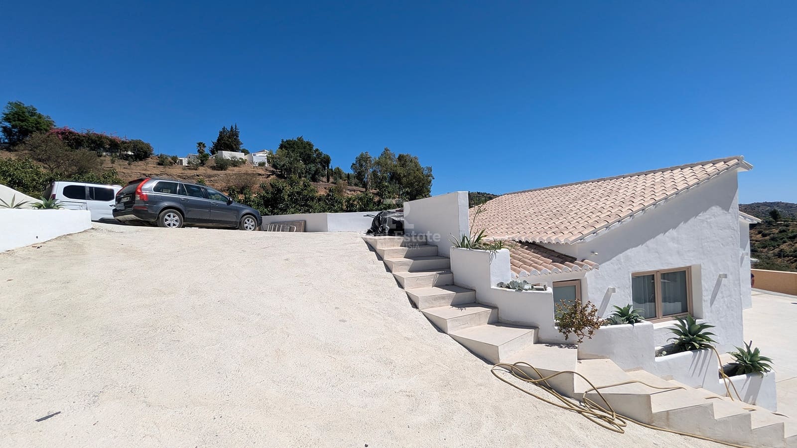Villa/Maison de 2 chambres à louer à Competa avec piscine garage - 2 200 € (Ref: 9946779)