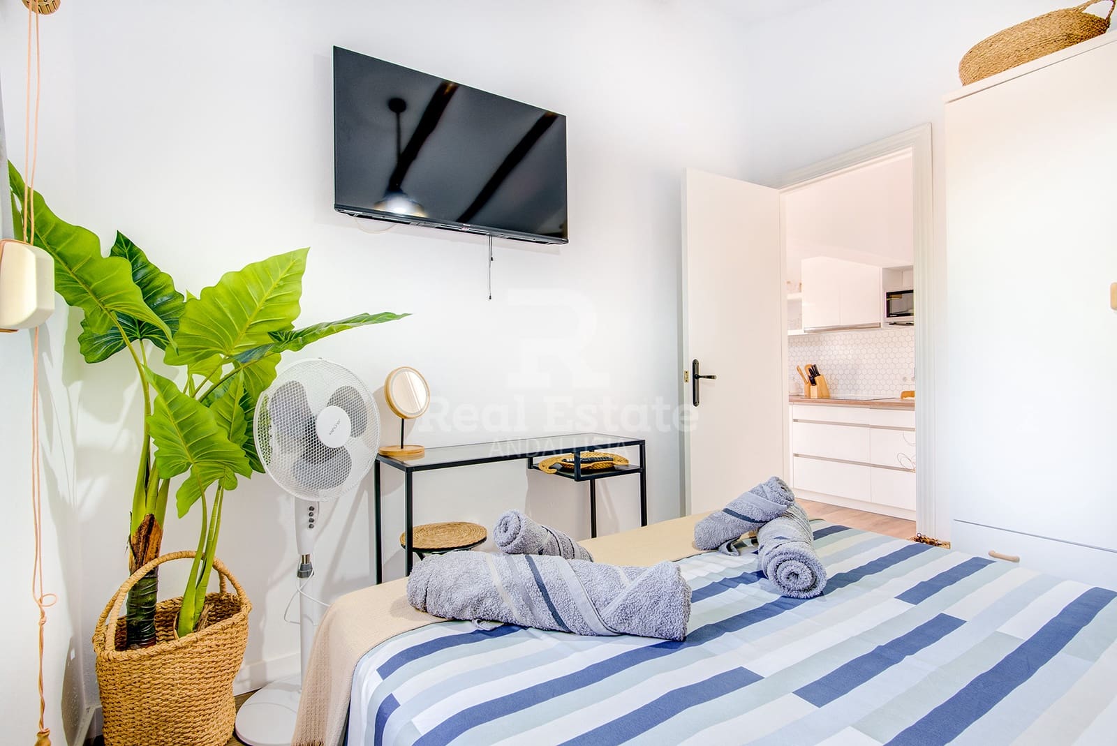 1 soveværelse Villa til leje i Archez med swimmingpool garage - € 1.150 (Ref: 9953227)
