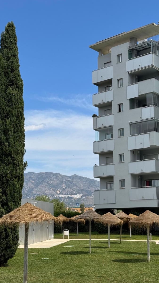 2 soveværelse Lejlighed til leje i Fuengirola med swimmingpool - € 4.650 (Ref: 9008127)