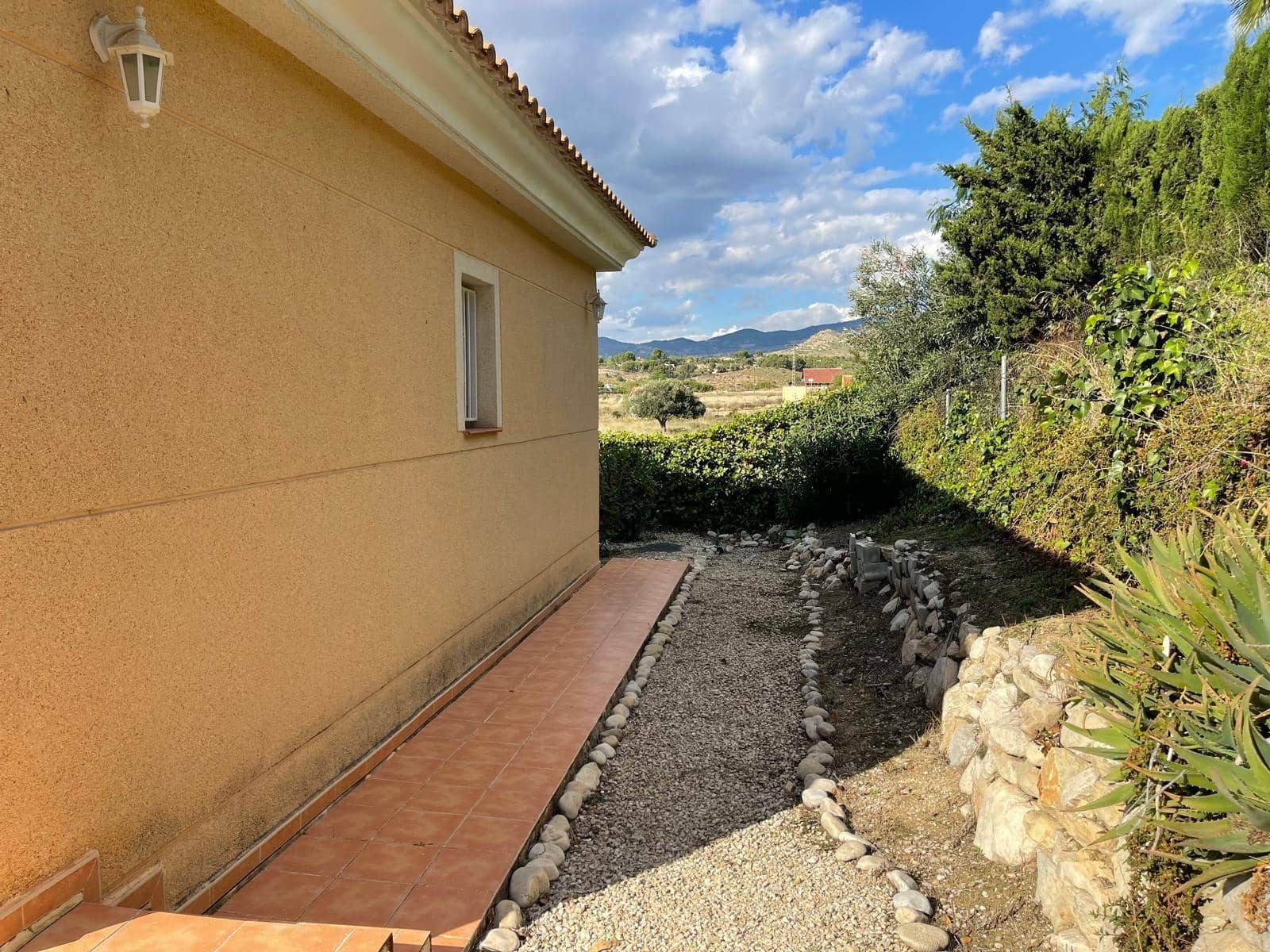 2 bedroom Villa for sale in Busot - € 280,000 (Ref: 10168558)