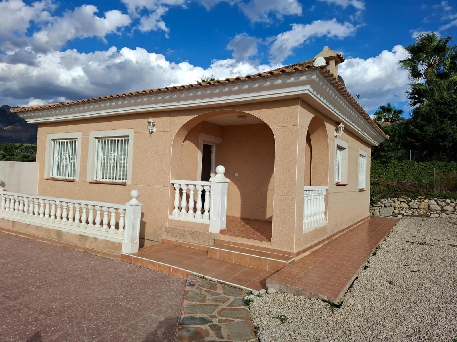 2 bedroom Villa for sale in Busot - € 280,000 (Ref: 10168558)