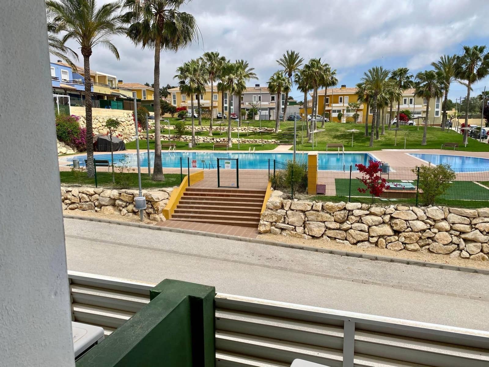 3 soveværelse Rækkehus til salg i Muchamiel / Mutxamel med swimmingpool - € 325.000 (Ref: 8500630)