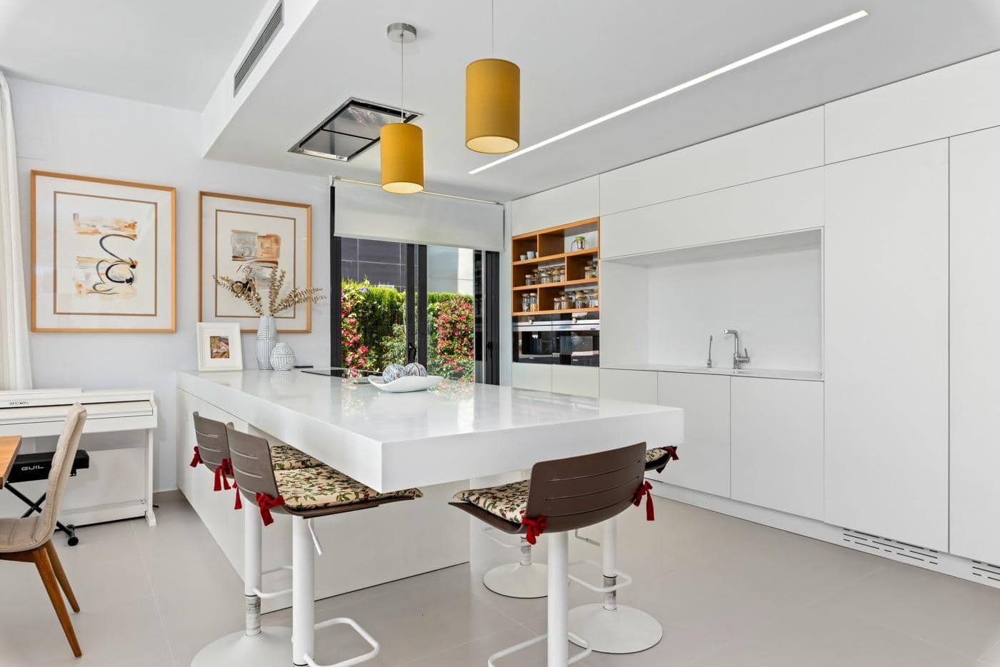 4 bedroom Villa for sale in Orihuela Costa with pool - € 1,600,000 (Ref: 8536529)