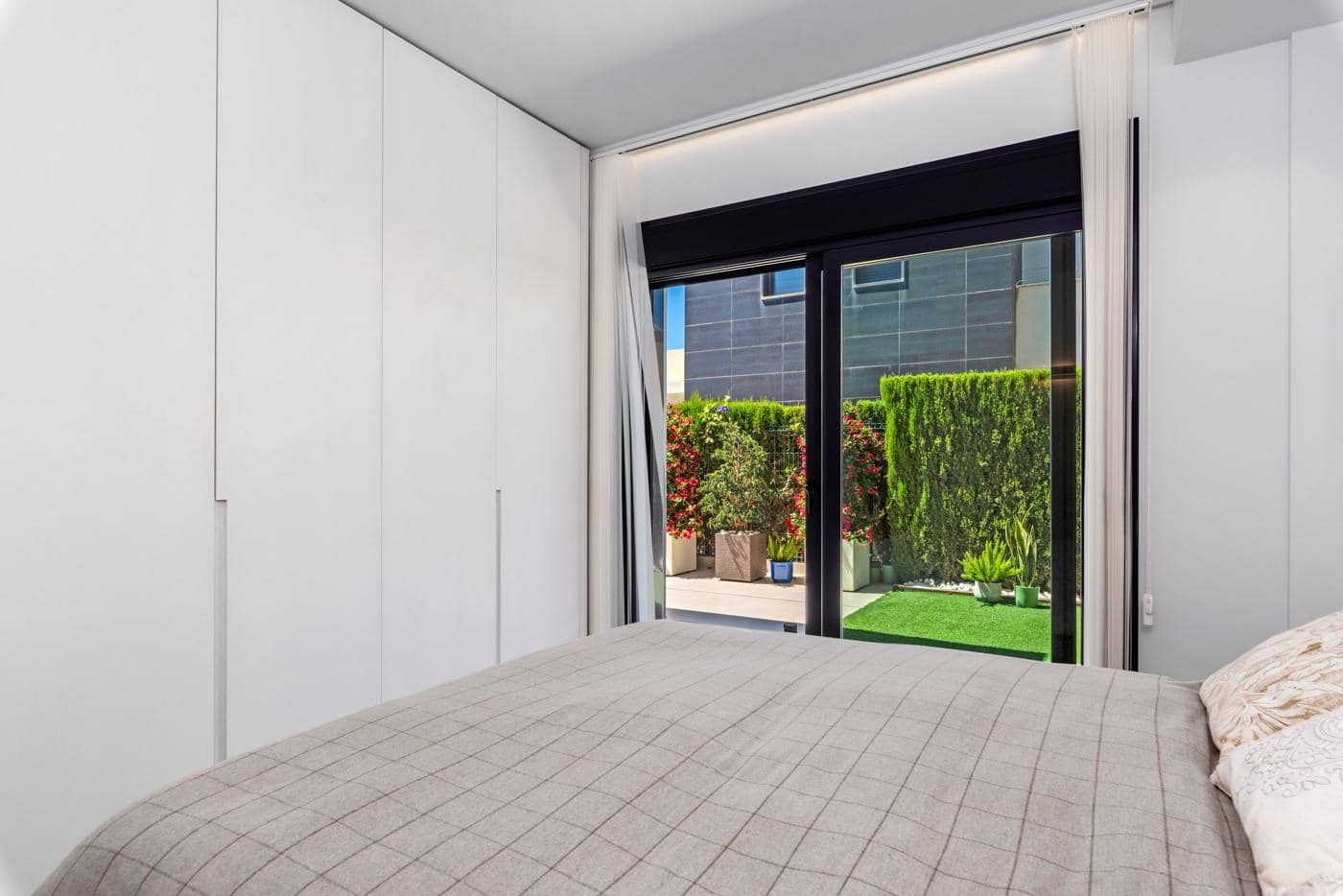 4 bedroom Villa for sale in Orihuela Costa with pool - € 1,600,000 (Ref: 8536529)