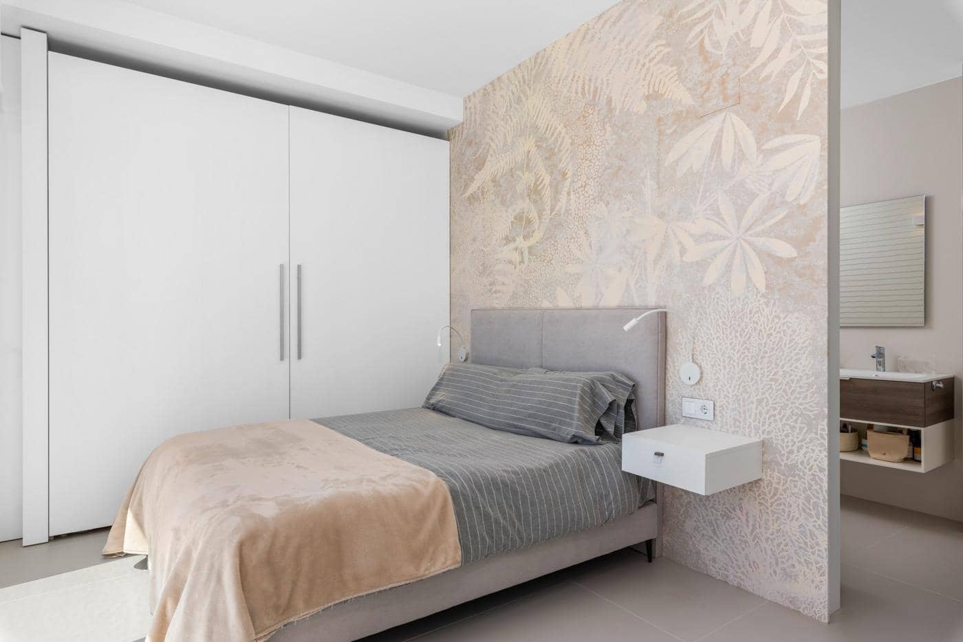 4 bedroom Villa for sale in Orihuela Costa with pool - € 1,600,000 (Ref: 8536529)