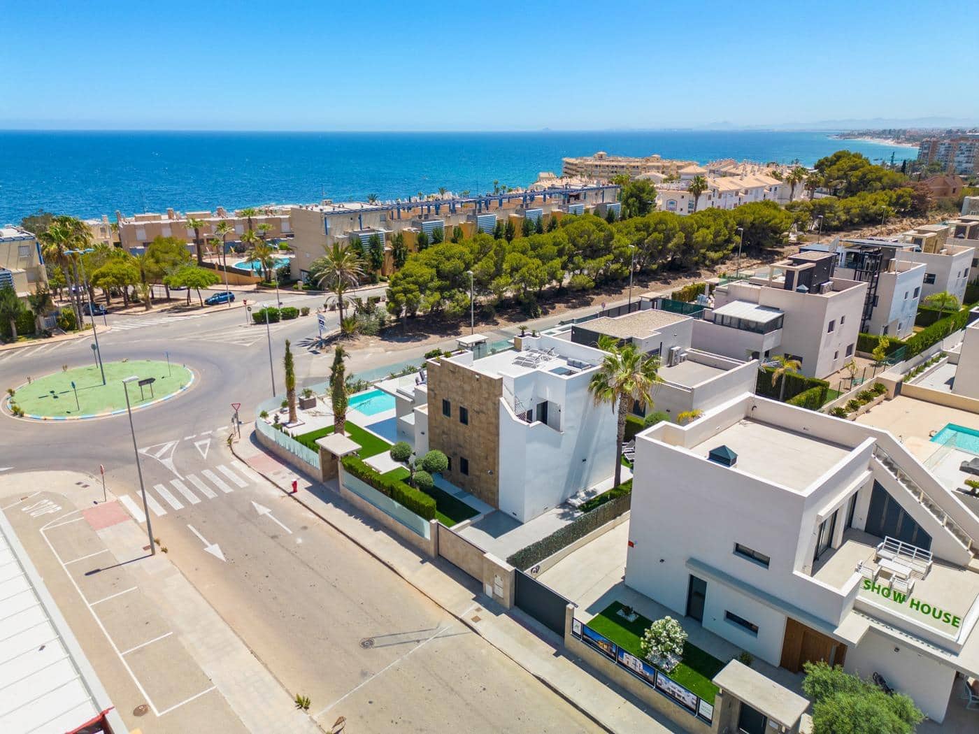 4 bedroom Villa for sale in Orihuela Costa with pool - € 1,600,000 (Ref: 8536529)