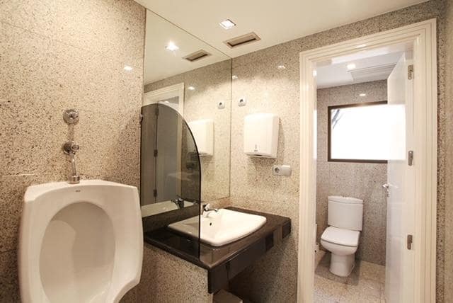 Kontor til salg i Alicante by med garage - € 565.000 (Ref: 8615204)