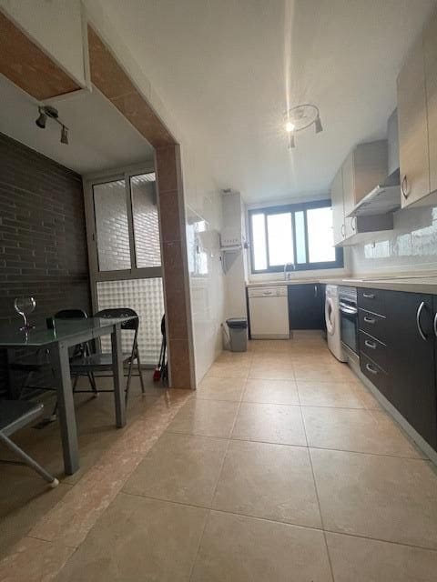 2 bedroom Flat for sale in Alicante / Alacant city with pool garage - € 420,000 (Ref: 9048920)