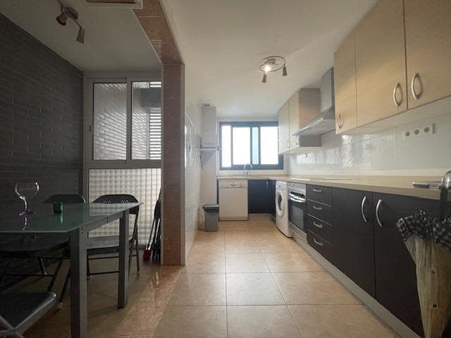 2 bedroom Flat for sale in Alicante / Alacant city with pool garage - € 420,000 (Ref: 9048920)