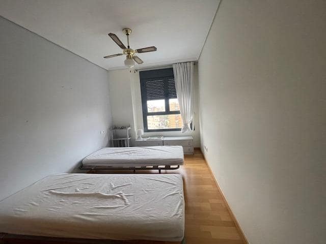 2 bedroom Flat for sale in Alicante / Alacant city with pool garage - € 420,000 (Ref: 9048920)