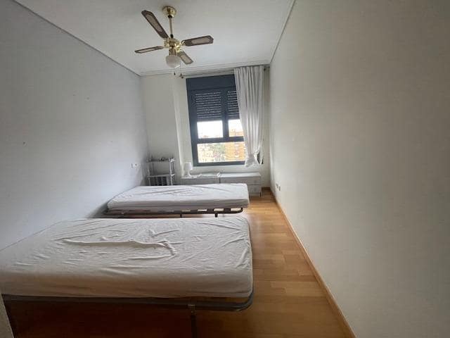 2 bedroom Flat for sale in Alicante / Alacant city with pool garage - € 420,000 (Ref: 9048920)