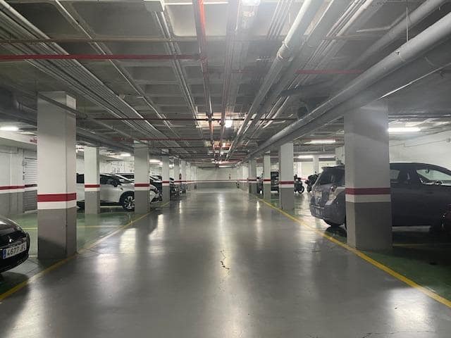 2 bedroom Flat for sale in Alicante / Alacant city with pool garage - € 420,000 (Ref: 9048920)