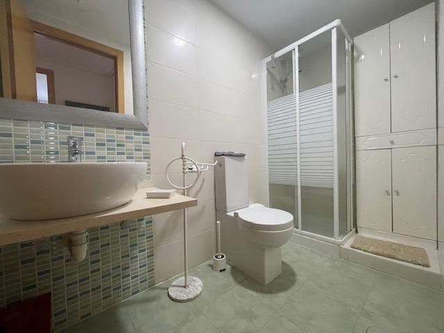 2 bedroom Flat for sale in Alicante / Alacant city with pool garage - € 420,000 (Ref: 9048920)