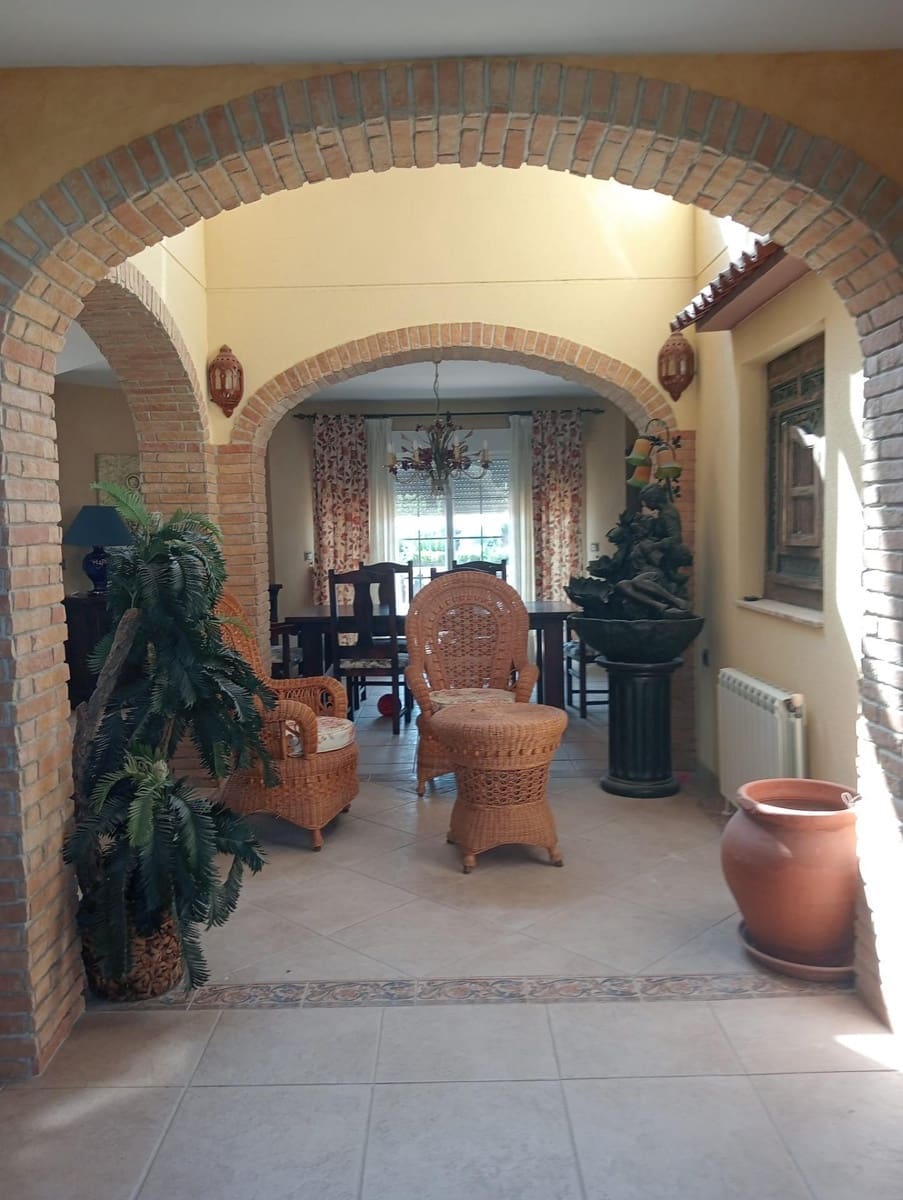 5 makuuhuone Huvila myytävänä paikassa Muchamiel / Mutxamel mukana uima-altaan - 570 000 € (Ref: 9141675)