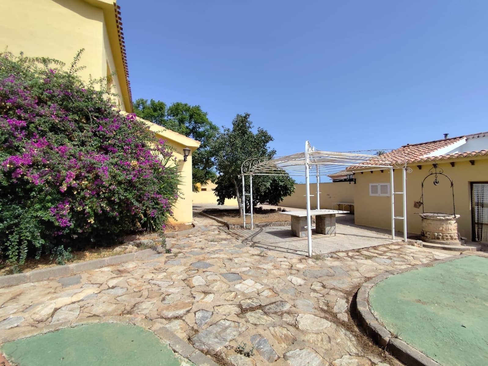 6 bedroom Villa for sale in Los Urrutias with pool - € 394,990 (Ref: 10041181)