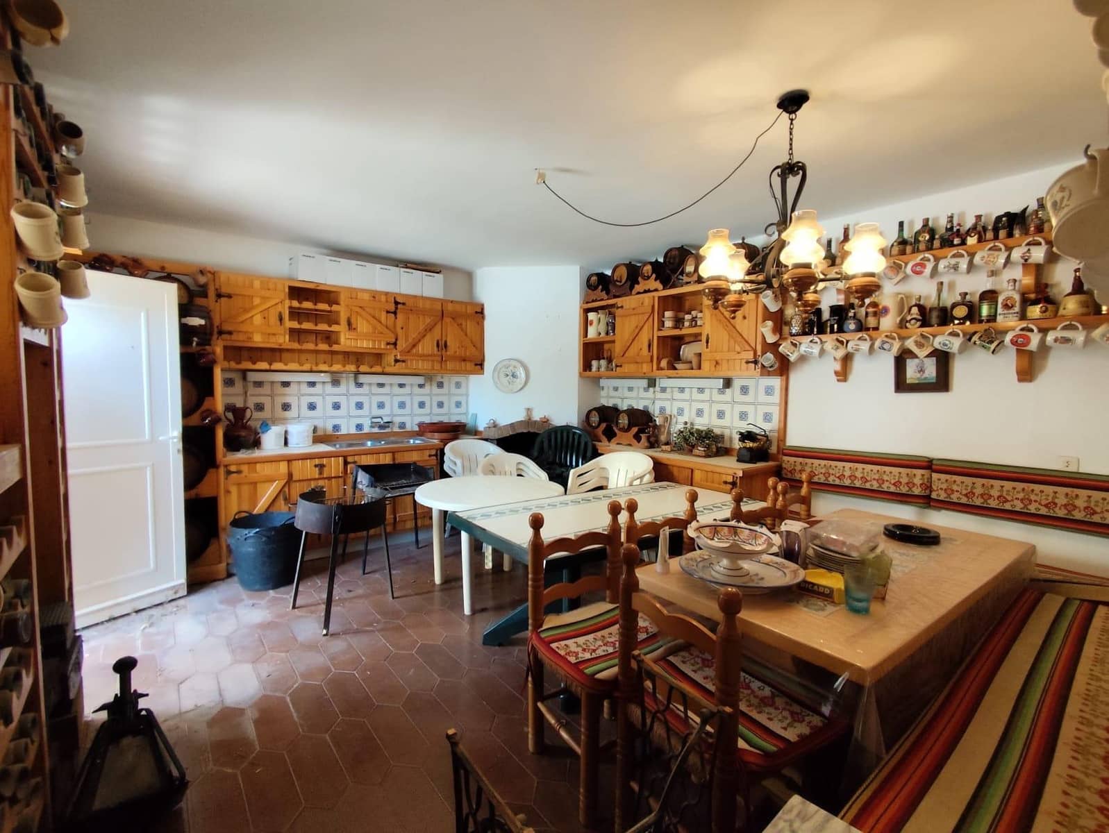 6 bedroom Villa for sale in Los Urrutias with pool - € 394,990 (Ref: 10041181)