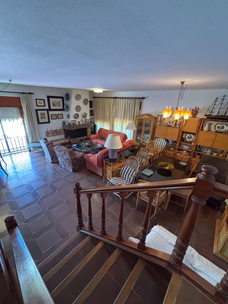 6 bedroom Villa for sale in Los Urrutias with pool - € 394,990 (Ref: 10041181)