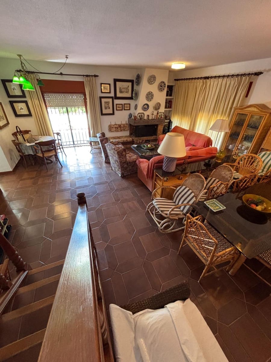 6 bedroom Villa for sale in Los Urrutias with pool - € 394,990 (Ref: 10041181)