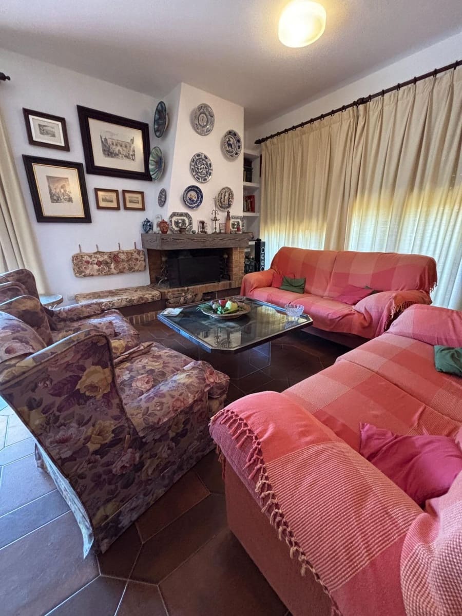 6 bedroom Villa for sale in Los Urrutias with pool - € 394,990 (Ref: 10041181)