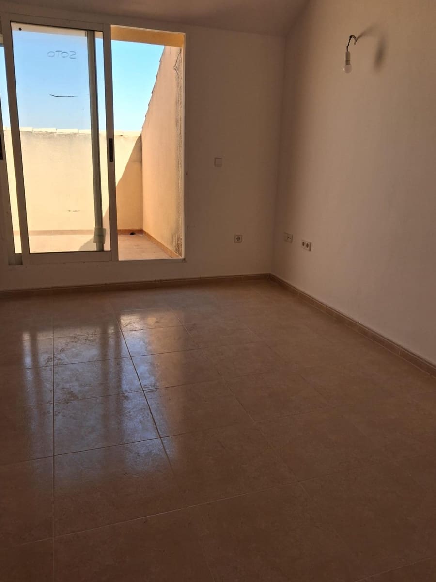 4 slaapkamer Appartement te koop in Los Alcazares met zwembad garage - € 239.000 (Ref: 10059189)