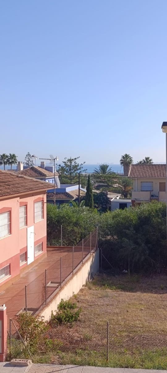 4 bedroom Villa for sale in Los Urrutias with garage - € 250,000 (Ref: 10064732)
