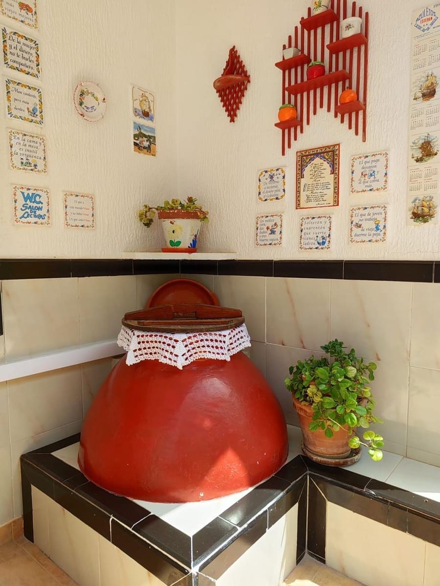 4 bedroom Villa for sale in Los Urrutias with garage - € 250,000 (Ref: 10064732)