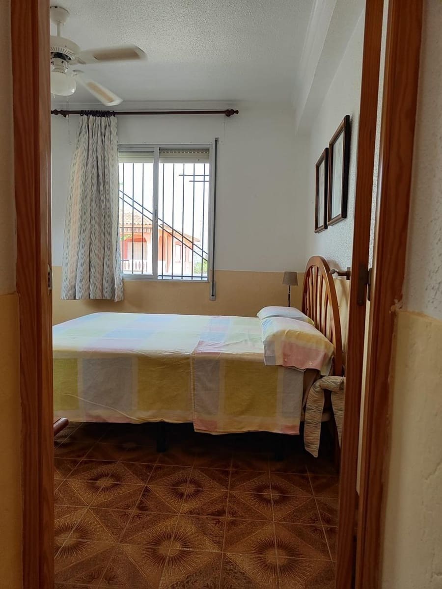 4 bedroom Villa for sale in Los Urrutias with garage - € 250,000 (Ref: 10064732)