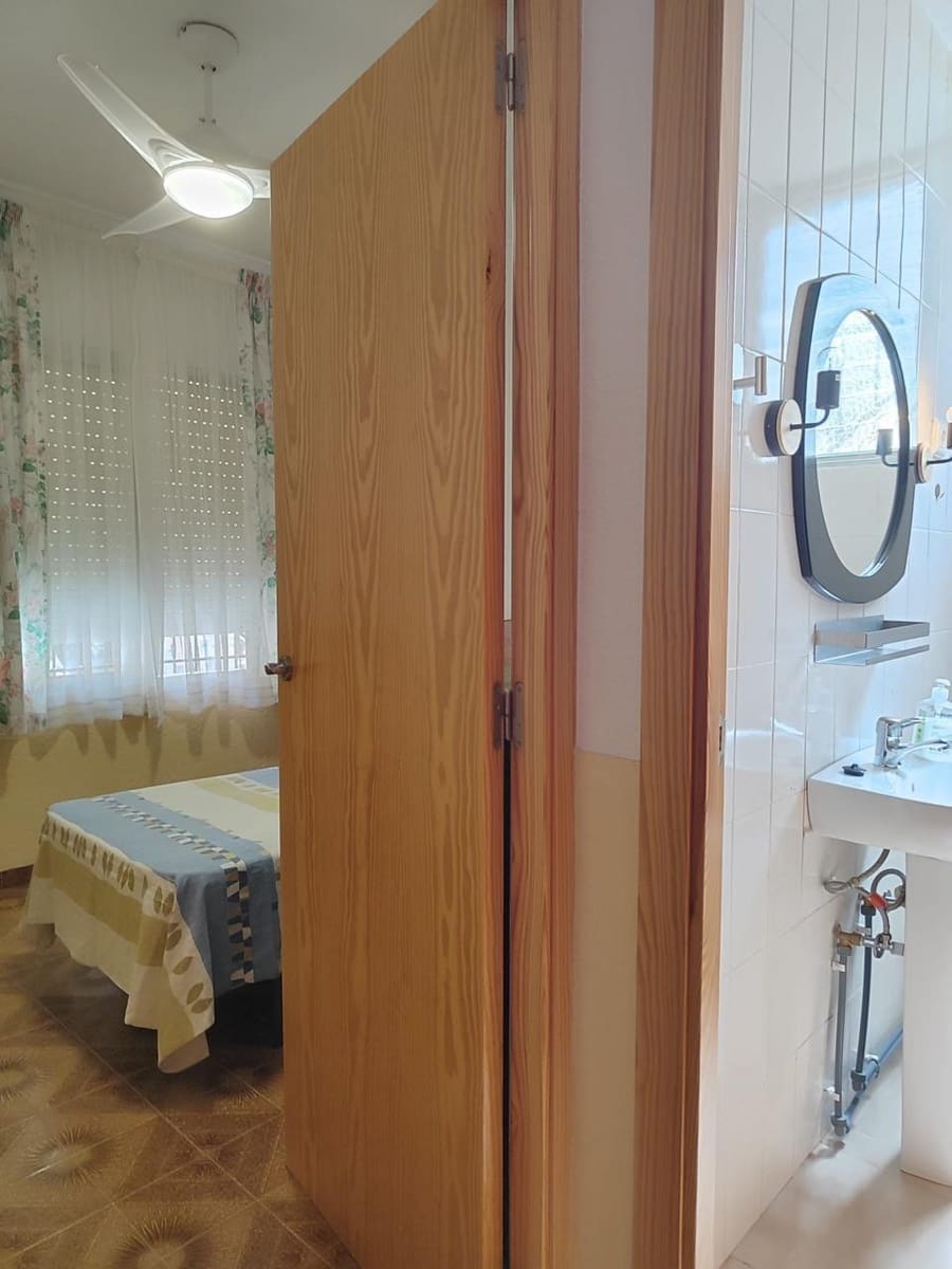 4 bedroom Villa for sale in Los Urrutias with garage - € 250,000 (Ref: 10064732)