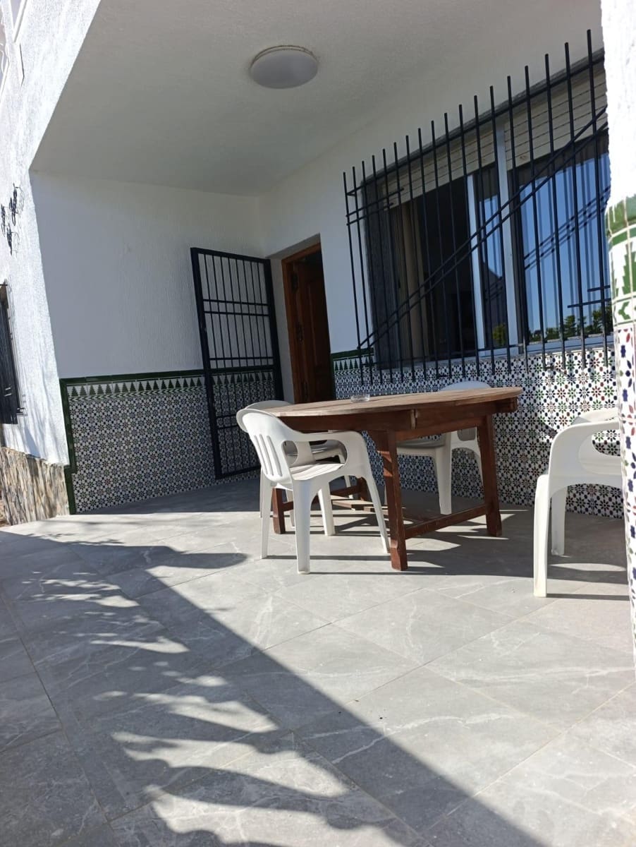4 bedroom Villa for sale in Los Urrutias with garage - € 250,000 (Ref: 10064732)