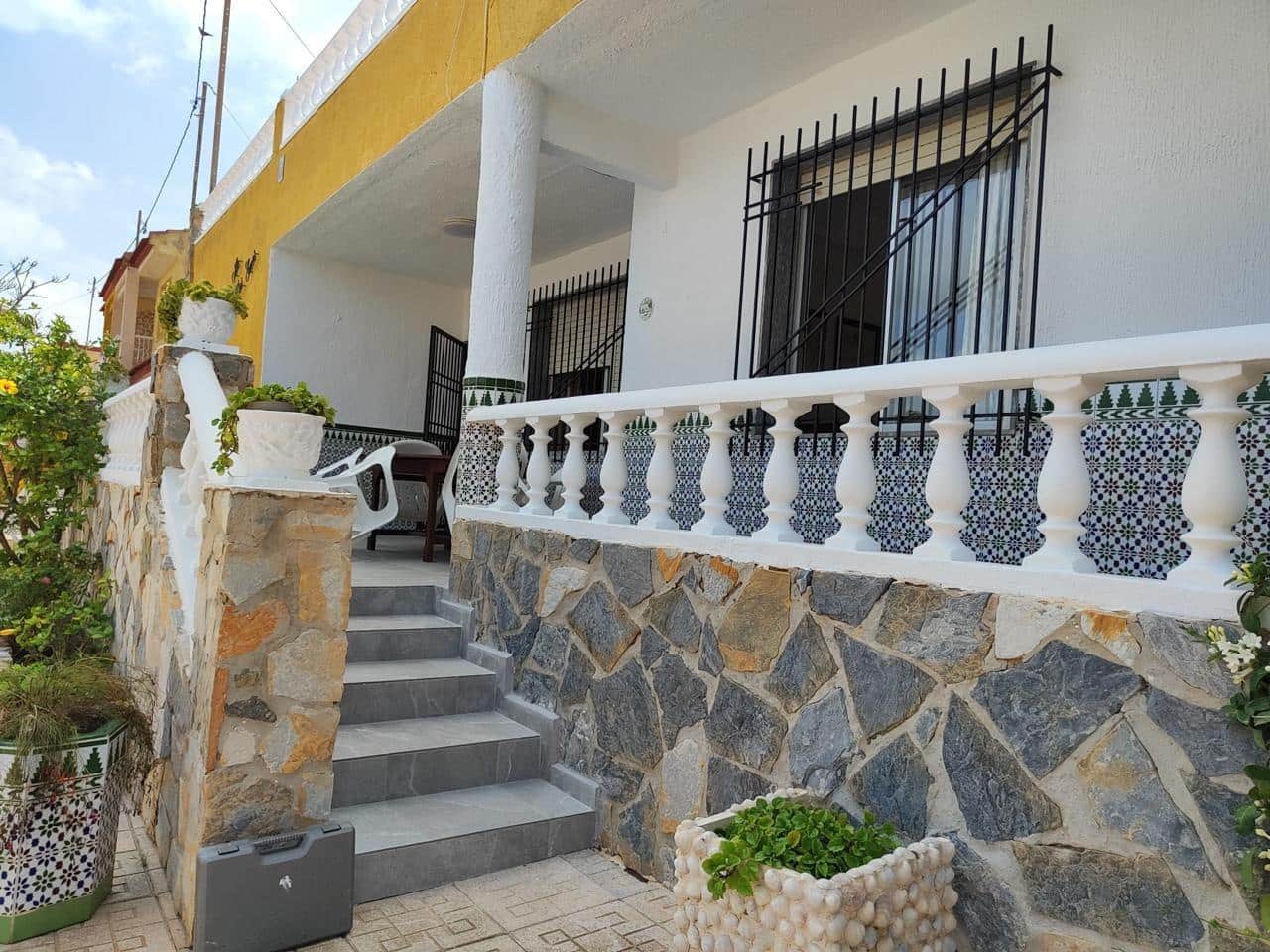 4 bedroom Villa for sale in Los Urrutias with garage - € 250,000 (Ref: 10064732)